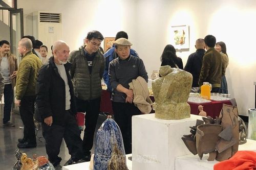 Triển lãm gốm 'Dáng xuân 2025 - Bắc Nam hội tụ'