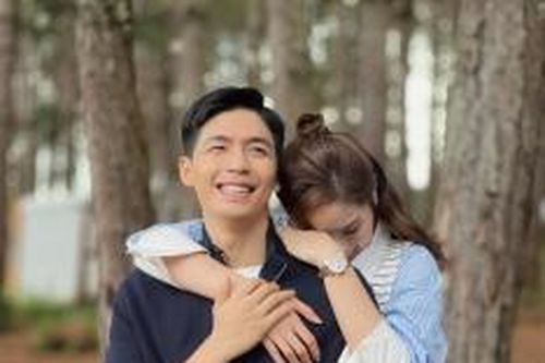 Sao Việt: Lý Nhã Kỳ đẹp 'ma mị', Quốc Anh đăng ảnh tình tứ cùng Hoa hậu Kỳ Duyên