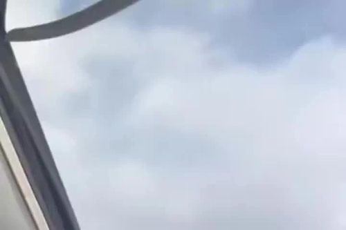 Video toàn cảnh vụ máy bay bốc cháy rồi ngửa bụng tại Canada