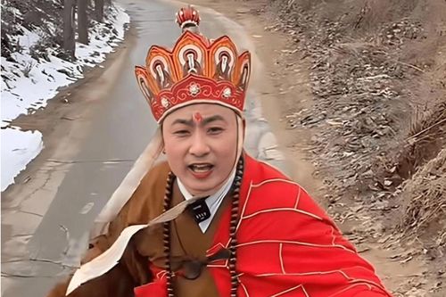 Ngôi sao mạng xã hội chuyên hóa thân thành Đường Tăng đột tử ở tuổi 37