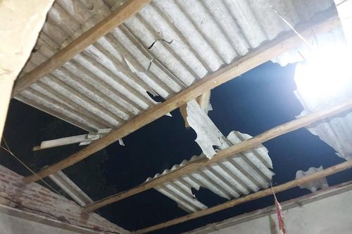 Hai người bị thương, 39 căn nhà thiệt hại do dông lốc