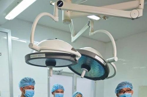 Trung tâm Y tế huyện Cẩm Mỹ phẫu thuật nội soi cấp cứu thành công ca thủng dạ dày hiếm gặp ở trẻ em