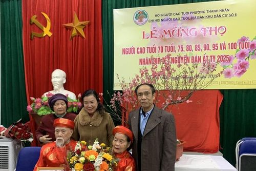 Lan tỏa nét đẹp truyền thống văn hóa 'mừng thọ' tại Quận Hai Bà Trưng
