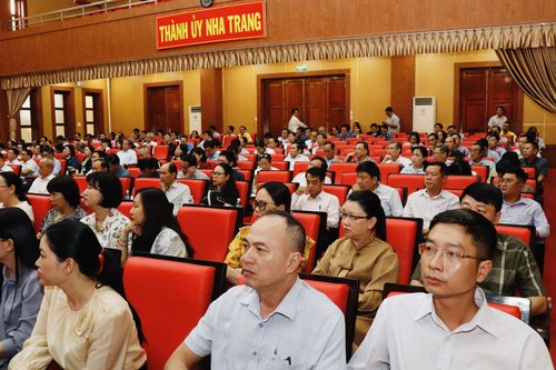 Thành ủy Nha Trang: Tiếp nhận 52 tổ chức cơ sở đảng với 1.045 đảng viên