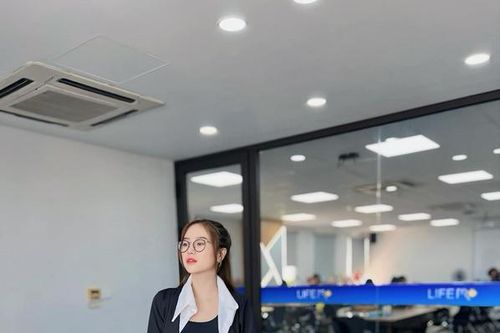 Nữ streamer đẹp không góc chết khiến fan nam... mất ngủ
