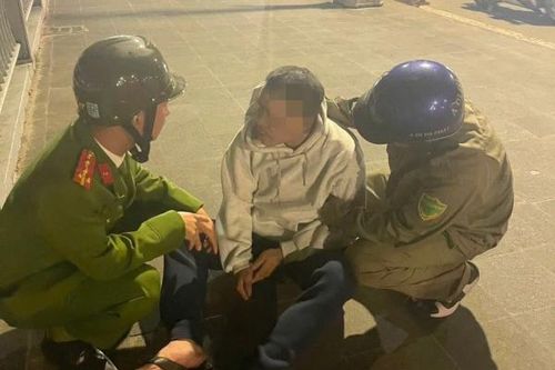 Công an phường kịp thời ngăn chặn nam thanh niên nhảy cầu tự tử