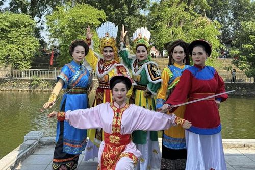 Chương trình 'Đào dẫn lối' khẳng định nữ quyền trong nghệ thuật tuồng