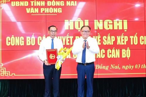 Văn phòng UBND tỉnh tổ chức Hội nghị công bố các quyết định về công tác cán bộ