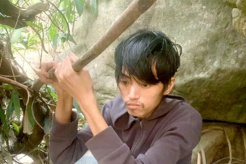 Đối tượng trốn nghĩa vụ quân sự vào rừng ẩn náu