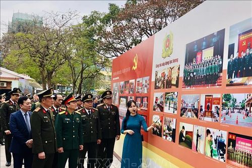 Trưng bày chuyên đề 'Trung đoàn 375 - 50 năm trung hiếu bên Người'