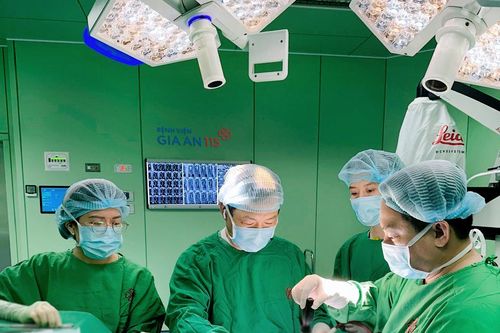 Cứu nam thanh niên bị gãy cột sống cổ phức tạp sau tai nạn giao thông