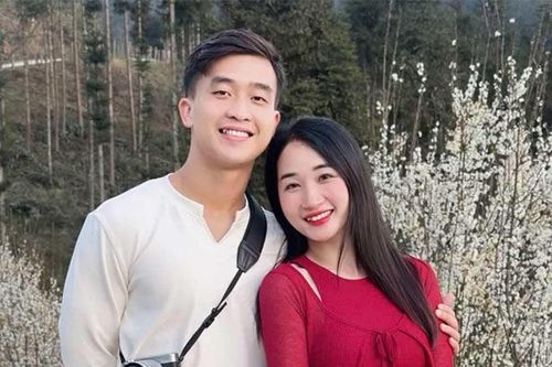 Cô giáo xinh đẹp hạnh phúc bên hot boy U23 Việt Nam kém 6 tuổi