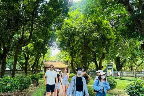 Hơn 1,8 triệu khách du lịch quốc tế đến Việt Nam trong tháng 2
