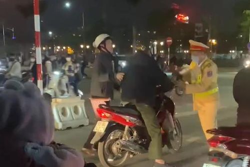 Hải Phòng: Bị dừng xe máy kiểm tra nồng độ cồn, người đàn ông hành hung Cảnh sát giao thông