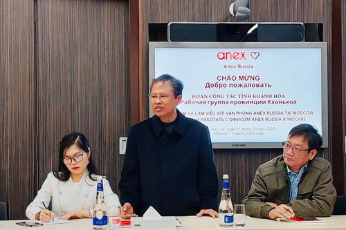 Đoàn công tác tỉnh Khánh Hòa đến thăm và làm việc với Anex Tour Moscow