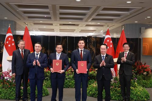 Nam Định trao quyết định đầu tư dự án VSIP Nam Định cho doanh nghiệp Singapore