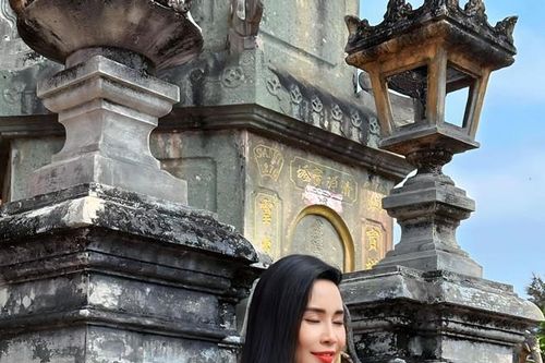 Hình ảnh khó quên của ca sĩ Thúy Hằng vừa qua đời ở tuổi 44