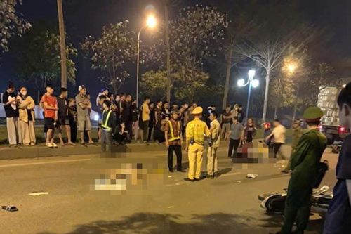 Hà Nội: Ô tô va chạm xe máy, 3 người thương vong