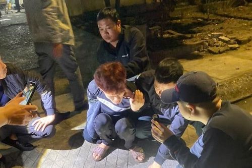 Quật ngã 2 'con nghiện', thu ma túy và bình hút