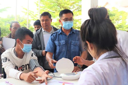 Hội Liên hiệp Thanh niên Việt Nam hoạt động tình nguyện tại Lào