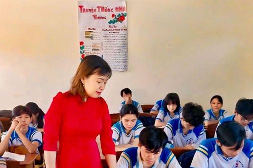 Cô giáo giỏi việc trường, đảm việc nhà