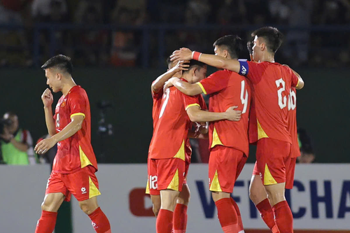 Hai Long, Văn Vĩ lập công, đội tuyển Việt Nam thắng Campuchia 2-1