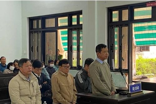 Hoãn phiên tòa vụ 'nhận hối lộ' ở Trung tâm đăng kiểm TP Huế