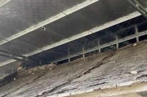 Di tích kiến trúc nghệ thuật hàng trăm tuổi 'mặc áo tôn'