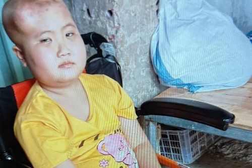 Mở rộng lòng từ: Giúp cháu Trâm bị bệnh u não