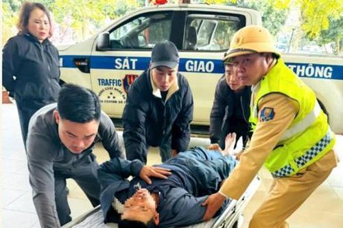 Việc làm đẹp của Cảnh sát giao thông