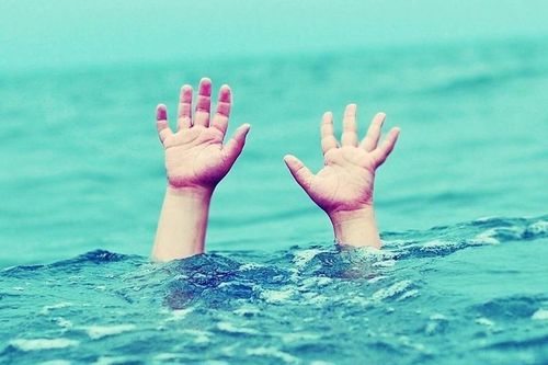 Đi câu cá cùng bạn, một học sinh đuối nước tử vong