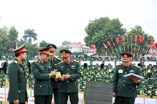Xây dựng đơn vị vững mạnh toàn diện 'mẫu mực, tiêu biểu'