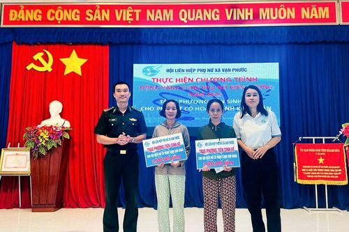 Hội Liên hiệp Phụ nữ xã Vạn Phước: Tuyên truyền biển, đảo và thực hiện chương trình 'Đồng hành cùng phụ nữ biên cương'