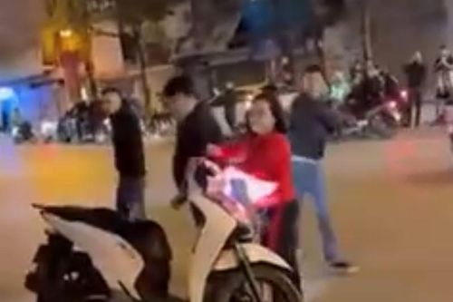 Danh tính 3 đối tượng hành hung thanh niên trên phố Thanh Nhàn