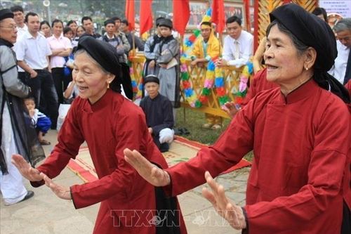 Để câu Xoan vang vọng dưới chân núi Hùng