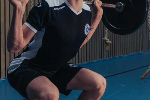 Thanh niên bị suy thận sau 2.000 lần squat để thắng cược