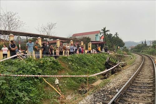 Tàu hỏa va chạm công nông khiến một người tử vong