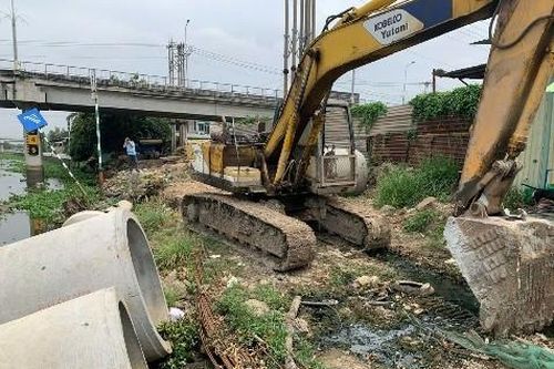 Dự án kè ven sông Vàm Cỏ Đông thi công 3 năm vẫn chưa hoàn thành