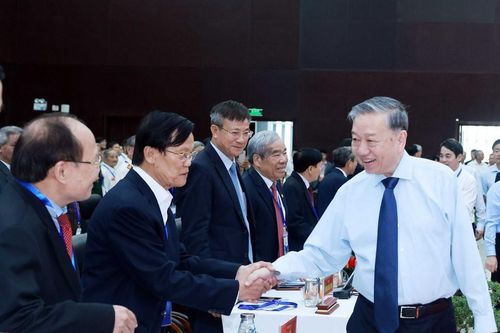 Tổng Bí thư Tô Lâm gặp mặt cán bộ lão thành cách mạng, người có công tiêu biểu