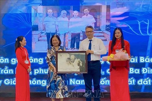 Tri ân công lao to lớn của Chủ tịch Tôn Đức Thắng