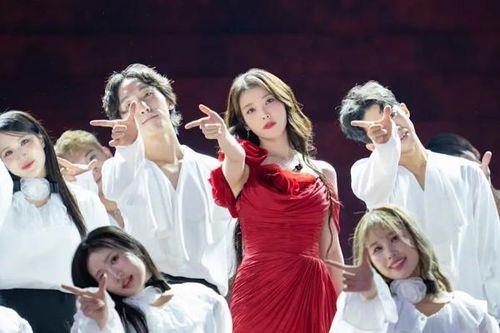 IU concert: Thời khắc huy hoàng ra rạp
