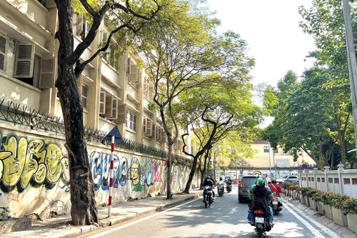 Cấm xe khách từ 16 chỗ ngồi trở lên đi vào phố Ngọc Hà và Hoàng Hoa Thám