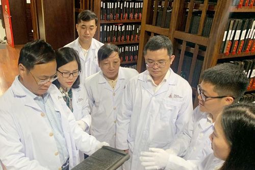 Khẳng định chủ quyền đối với Hoàng Sa