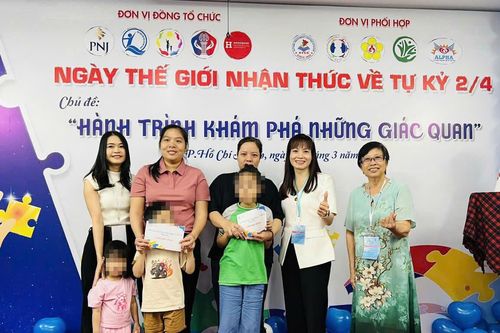 Hỗ trợ 100 triệu đồng cho 50 trẻ em tự kỉ tại TP. Hồ Chí Minh