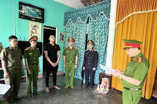 Phê chuẩn khởi tố đối tượng tham ô tài sản