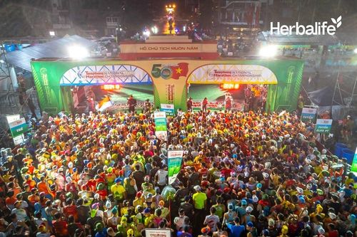 Marathon báo Tiền Phong thu hút hơn 7.000 vận động viên tham gia