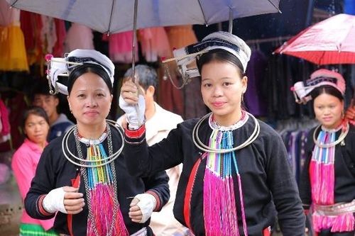 Nét đẹp biên cương qua trang phục truyền thống các dân tộc thiểu số
