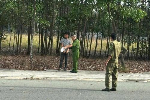 Giả danh Cảnh sát hình sự chặn xe, cưỡng đoạt tài sản của người dân