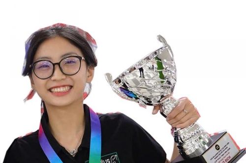 Cơ thủ Phạm Thúy Quỳnh: Bóng hồng xinh đẹp trên bàn billiard