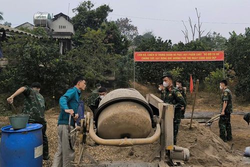 'Ba khéo' hướng về cơ sở